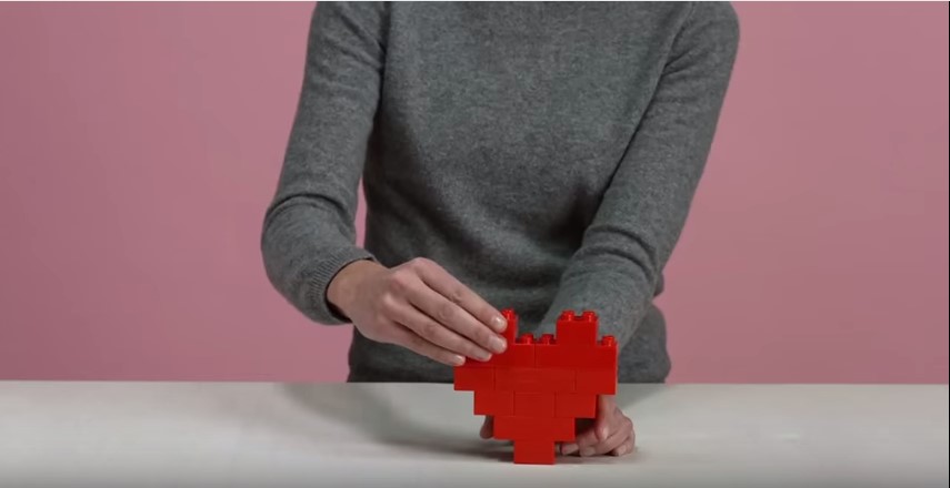 Постройте сердце из кубиков LEGO DUPLO!