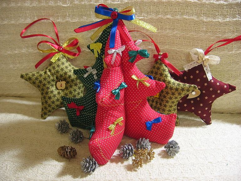 Маленькой ёлочке...