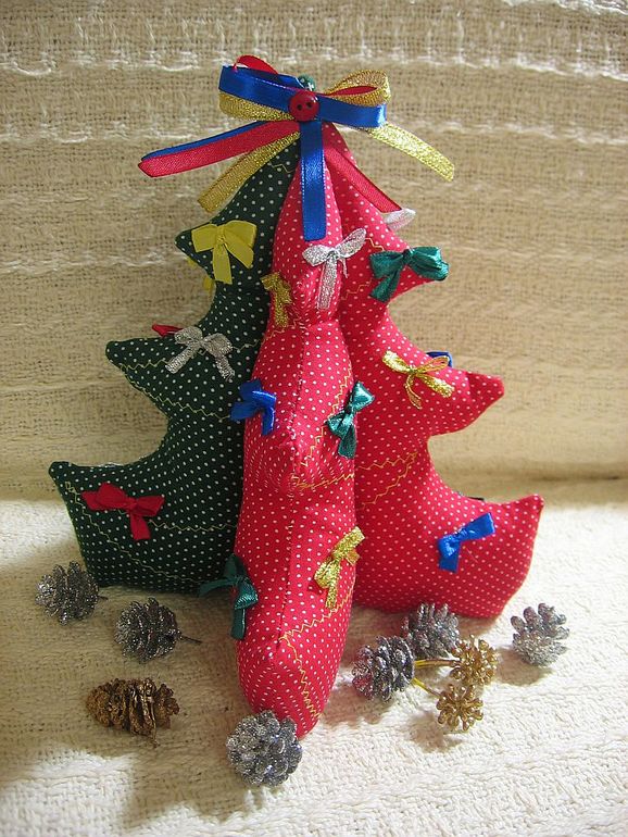 Маленькой ёлочке...