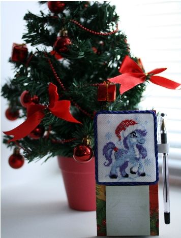 Новогодняя лошадка