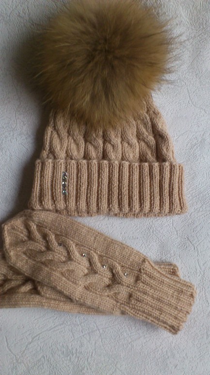 Комплект- шапочка и варежки