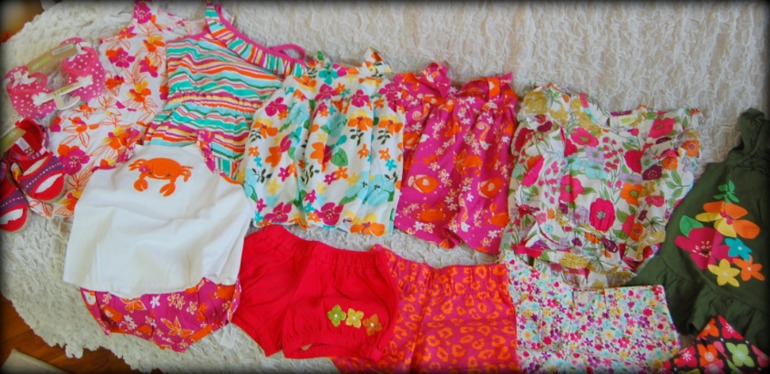 Это болезнь или ребенок одет на год вперёд)))))