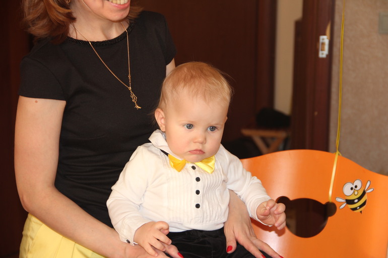 Годовасие с пчелками.