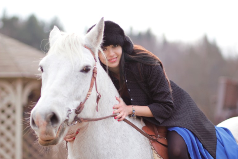 Ищу моделей для участия в зимней конной фотосессии.