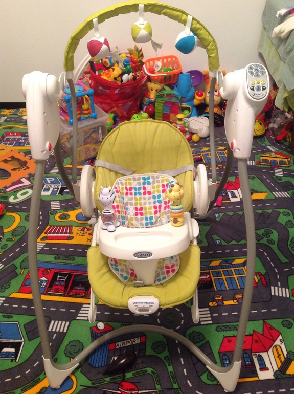 Продам качели электронные Graco Swing n Bounce