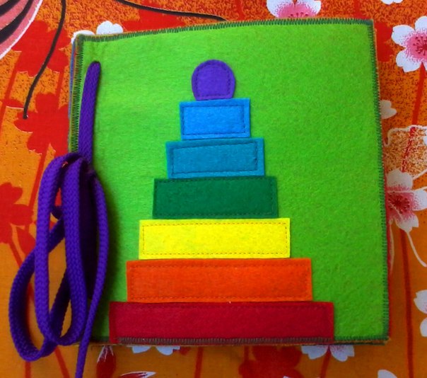 Первая книжка-малышка из фетра.