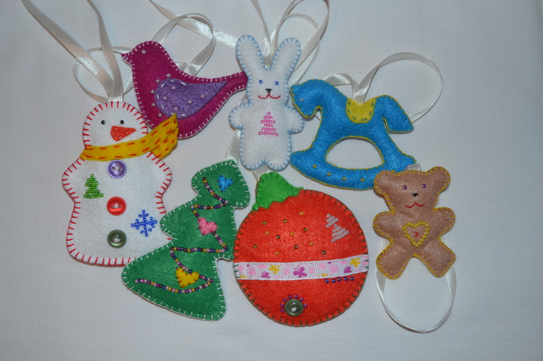 Наши елочные игрушки из фетра