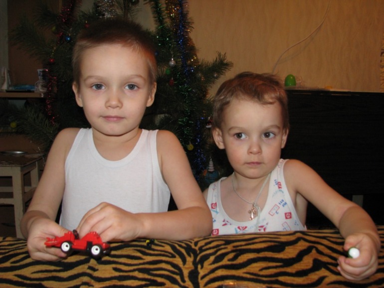 Спасибо Феям! Детки получили конфетки утром 1 января)))