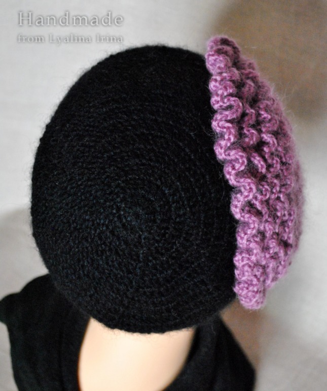 Вязаная женская шапка Greetings from Paris