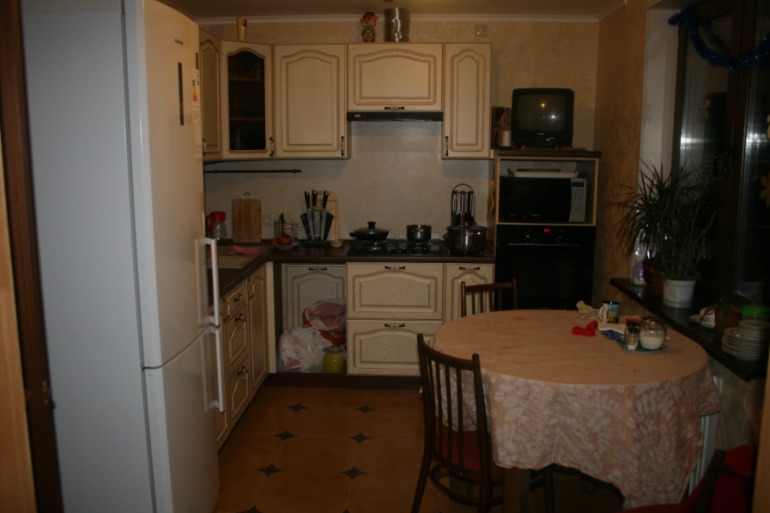 какой цвет стола подойдет?