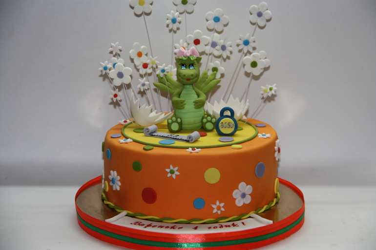 Торт на годик с дракошей.