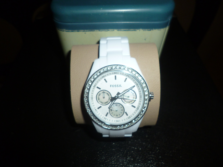 Новые американские часы с керамическим браслетом цена 4300 руб