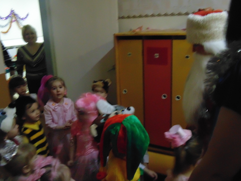 А у нас сегодня в саду , Новогодний утренник !!! ))) ... и любимая наша - Кукла Милаша )))