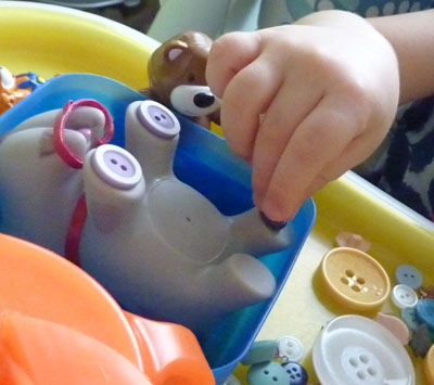 Игры с пуговицами для малышей