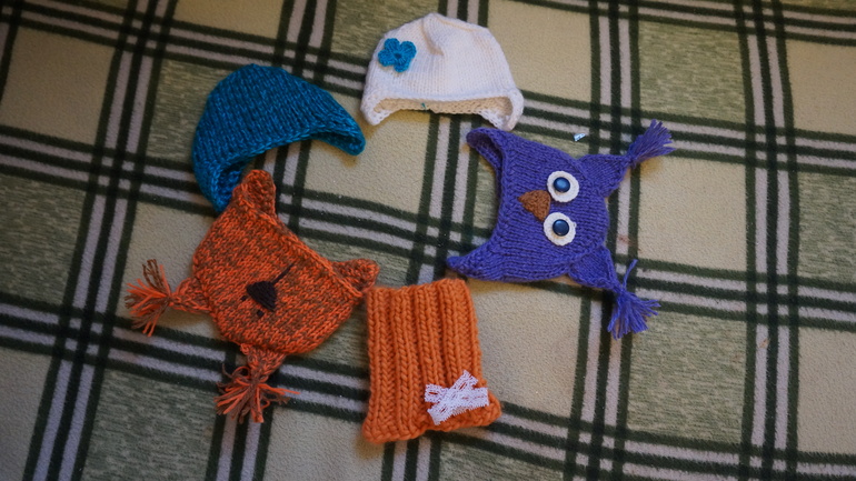 Шапочки для Ваших куколок.