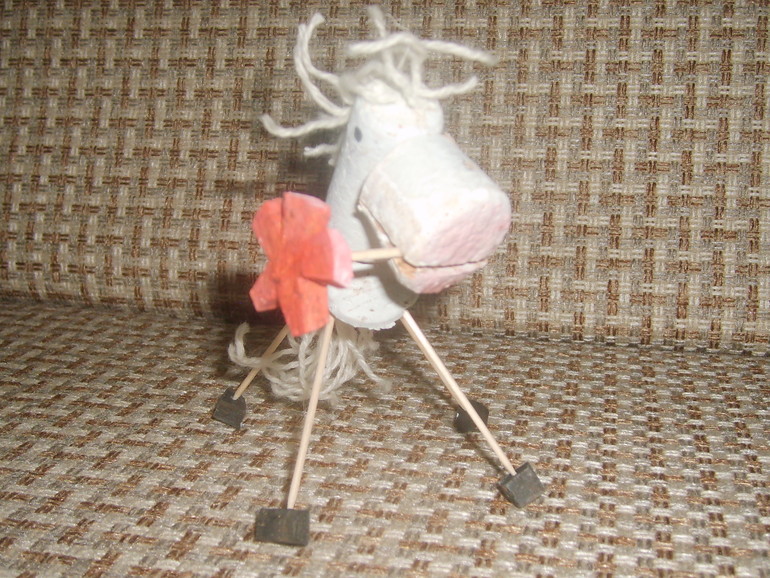 подготовка к Новому году. Лошадка.