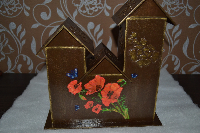 Вот, сделала домик...