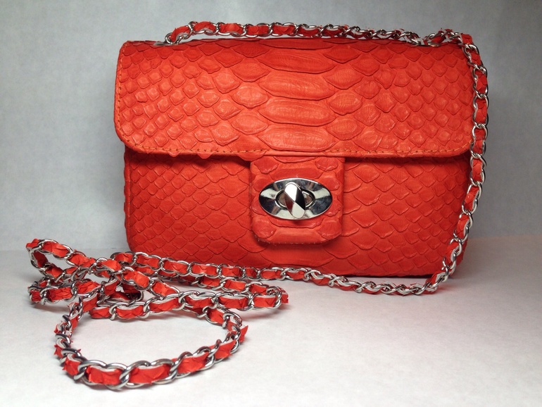 Сумочки из кожи питона