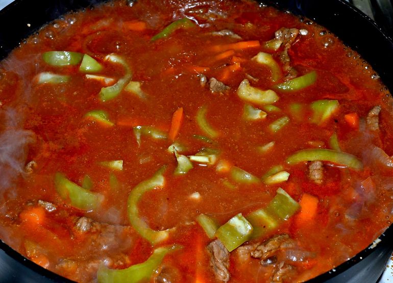 ПРОСТО ВКУСНЫЙ ГУЛЯШ)