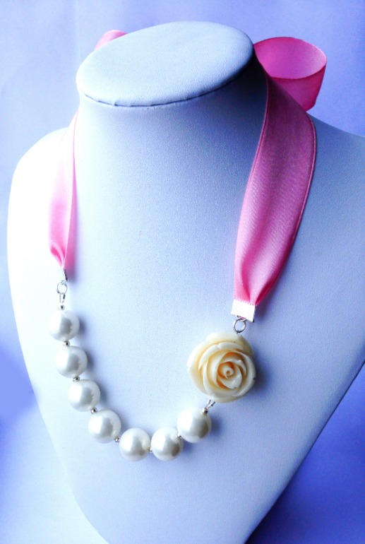 Кокетка и Чайная роза - биб-колье романтик))