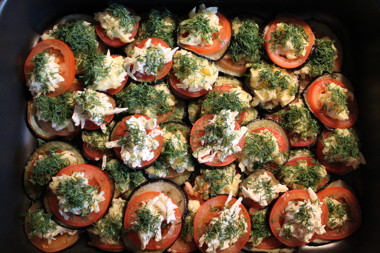 Баклажаны с сыром и чесноком