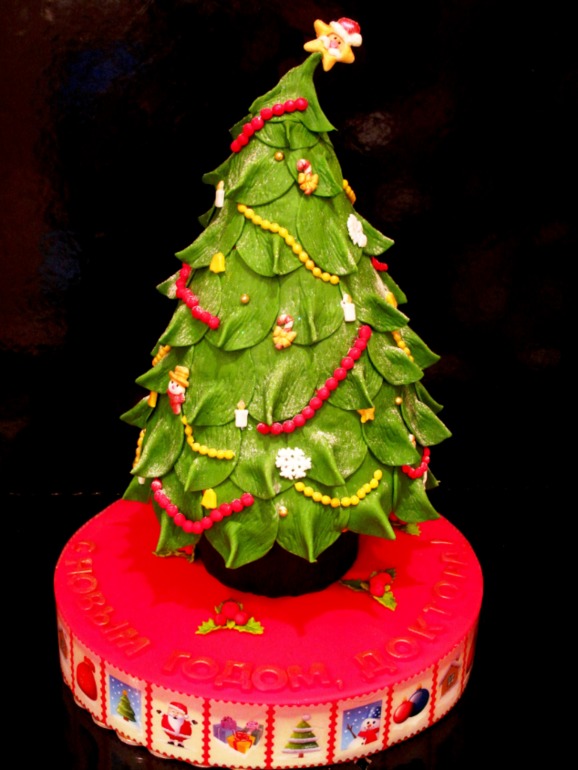 А теперь и елка-Новый Год!)))