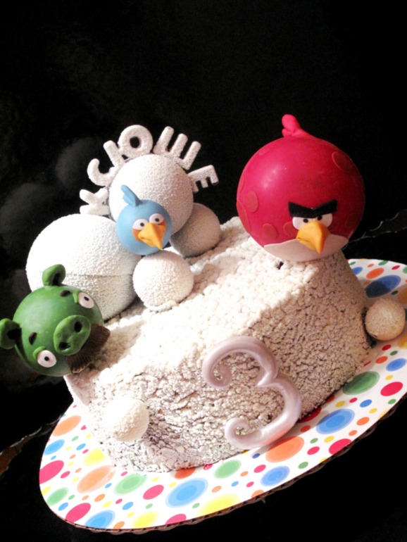 Первый главный энгри-торт года)