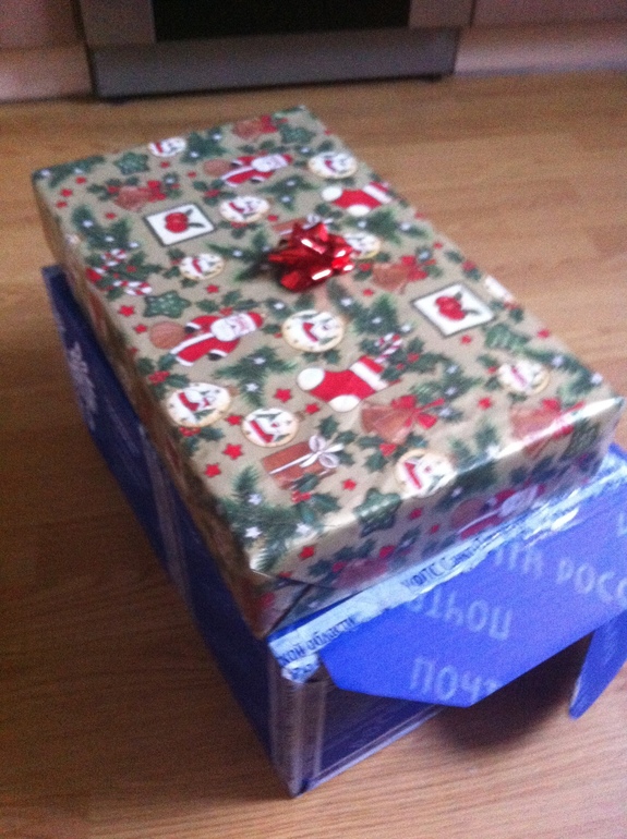 Нашему Игореше пришла посылкааа!!!!