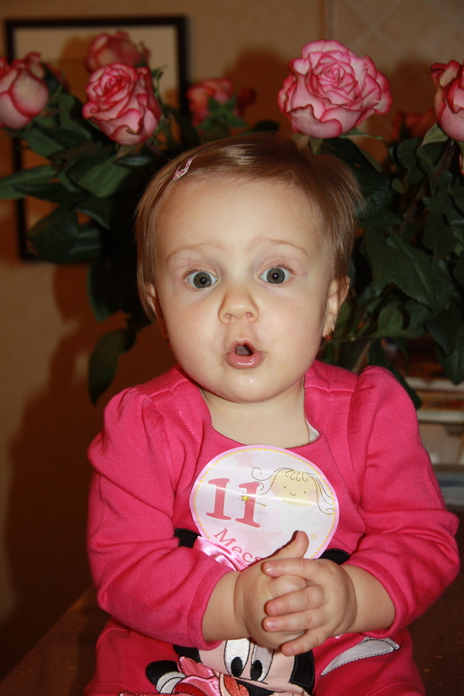 Сладкой Булочке 11 месяцев)