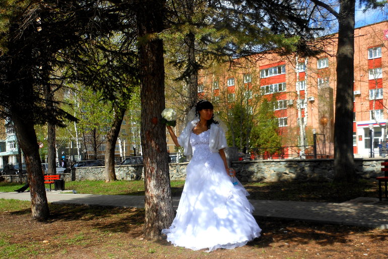 я сама шила себе платье на свадьбу ) как вам??? выкладывайте свои ,хвастаемся)))