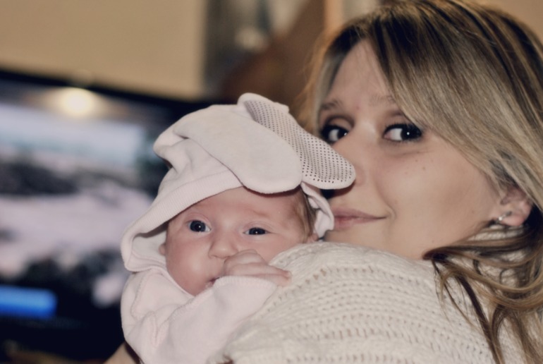 Наше предновогоднее чудо под елочкой и ВСЕХ С НАСТУПАЮЩИМ :)