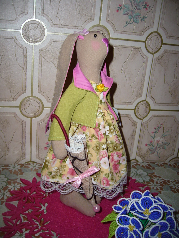 Зая с зонтиком.