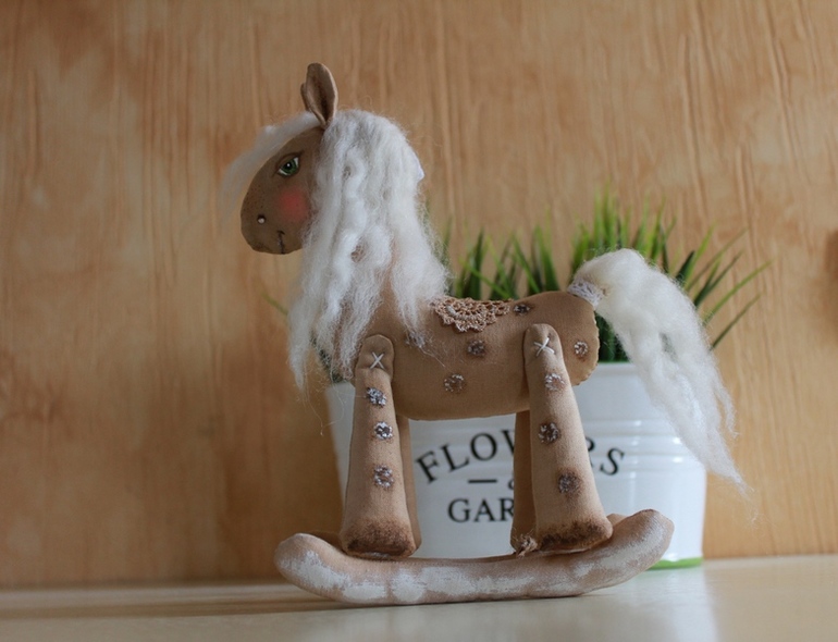 Я люблю свою лошадку.....