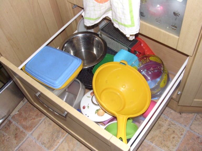 не могу найти места вещам на кухне((( дайте советов и пенделей!