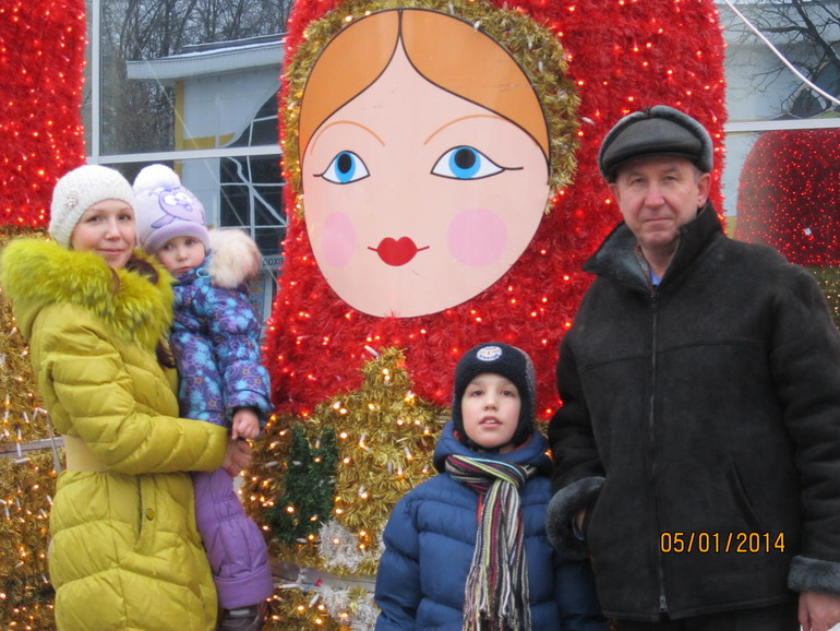 Новогоднее представление в цирке огромных зверей.