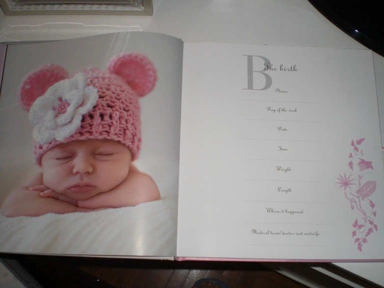 Первый Новый Год, первые подарочки для доченьки.