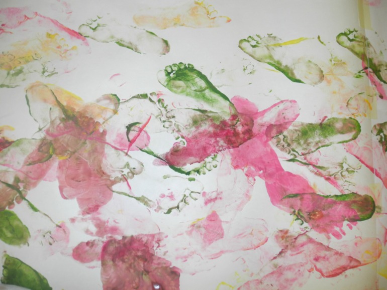 Рисование ножками