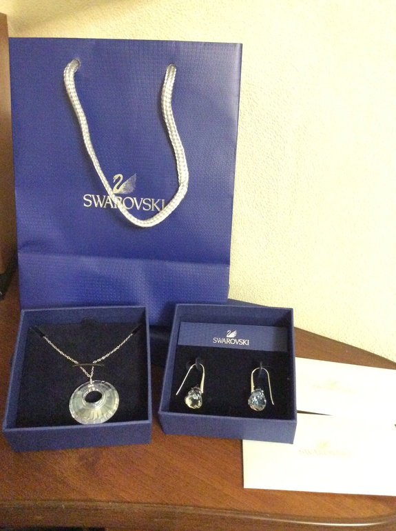 У меня тоже теперь есть бижутерия Swarovski!!!