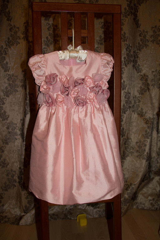Платье нарядное Lesy 3года (новое ,но без бирок) 4000руб.
