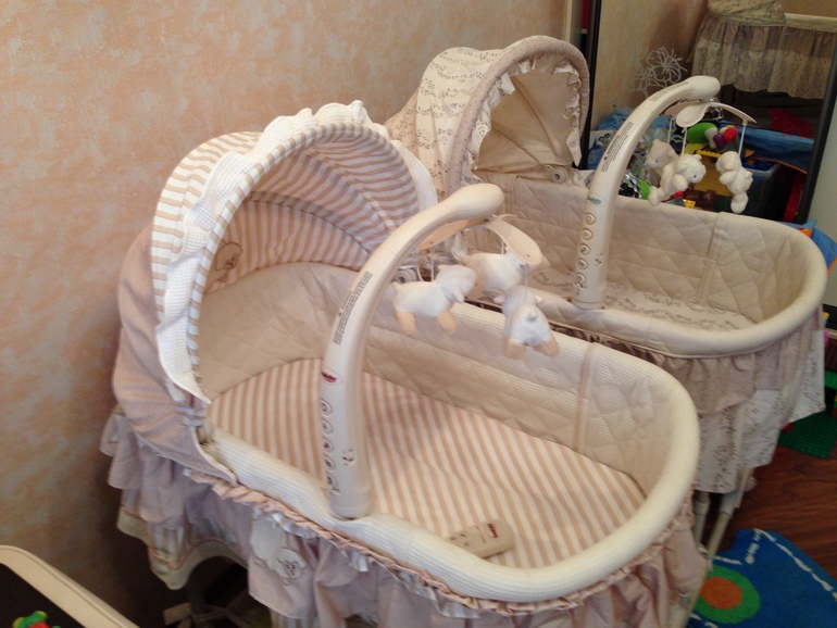 Продам колыбели Simplicity 2 шт. + подарок