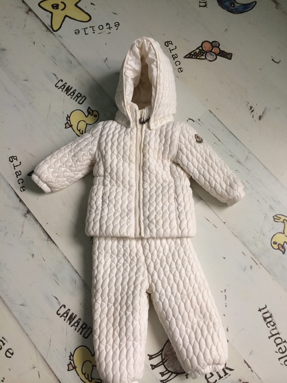 Комбинезон Moncler жатка,9-12 мес,в идеале,3000 Почта