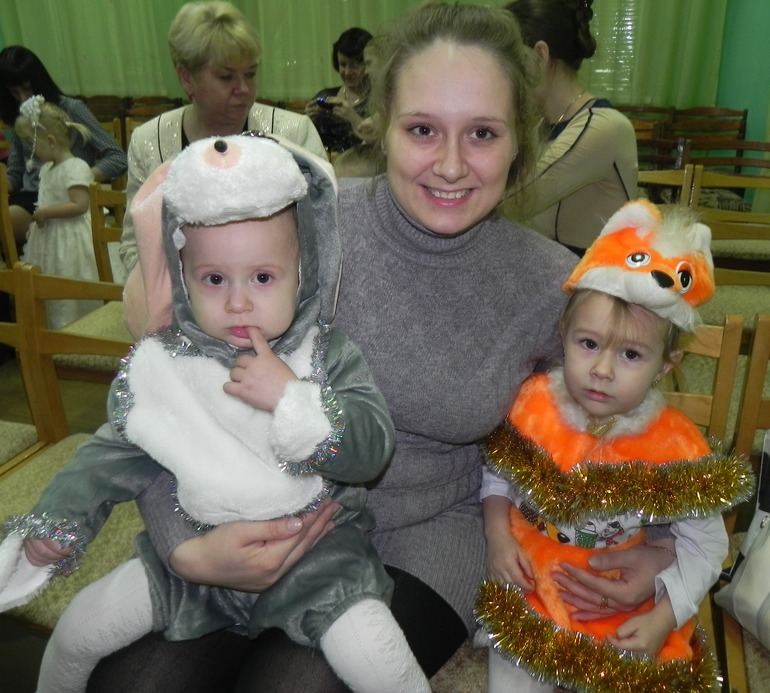 Вот и мой зайчик побывала на ёлочке)))