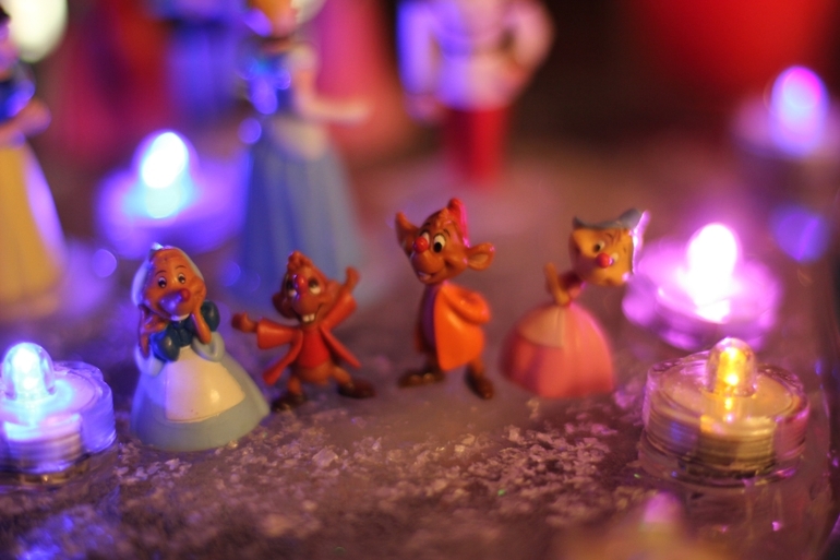 мама полезла в морозилку....