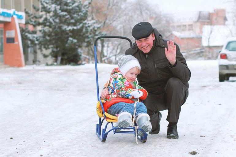 на санках с любимым дедай