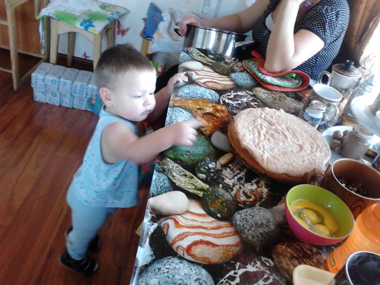 Мужики, они такие с детства .....