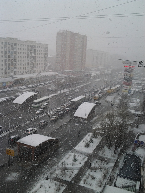 а тем временем за окном опять зима.