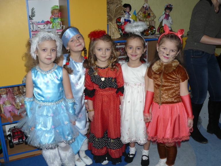 Утренник в саду.Мы-лиса Алиса)))