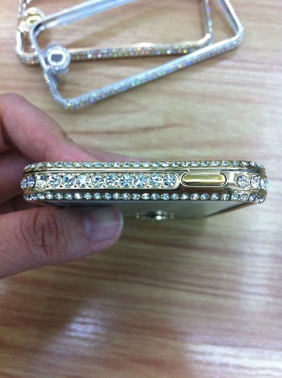 Бампер Стразы Swarovski на айфон 5/ 1300 руб