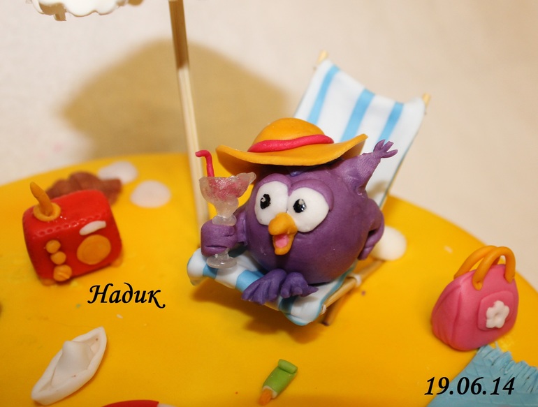 Смешарики на пляже