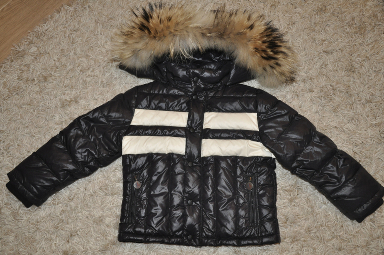 Куртка Moncler размер 5 лет